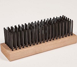 Spazzola per pulire i ferri di cavallo in alluminio