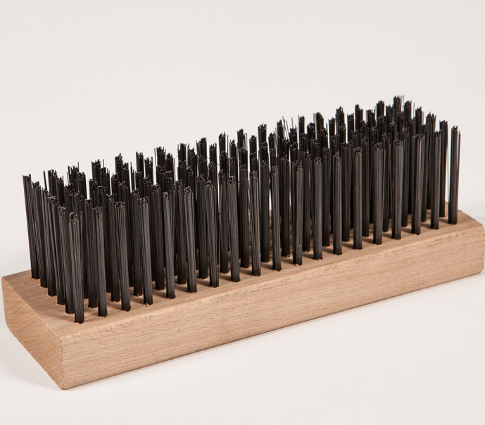 Spazzola per pulire i ferri di cavallo in alluminio